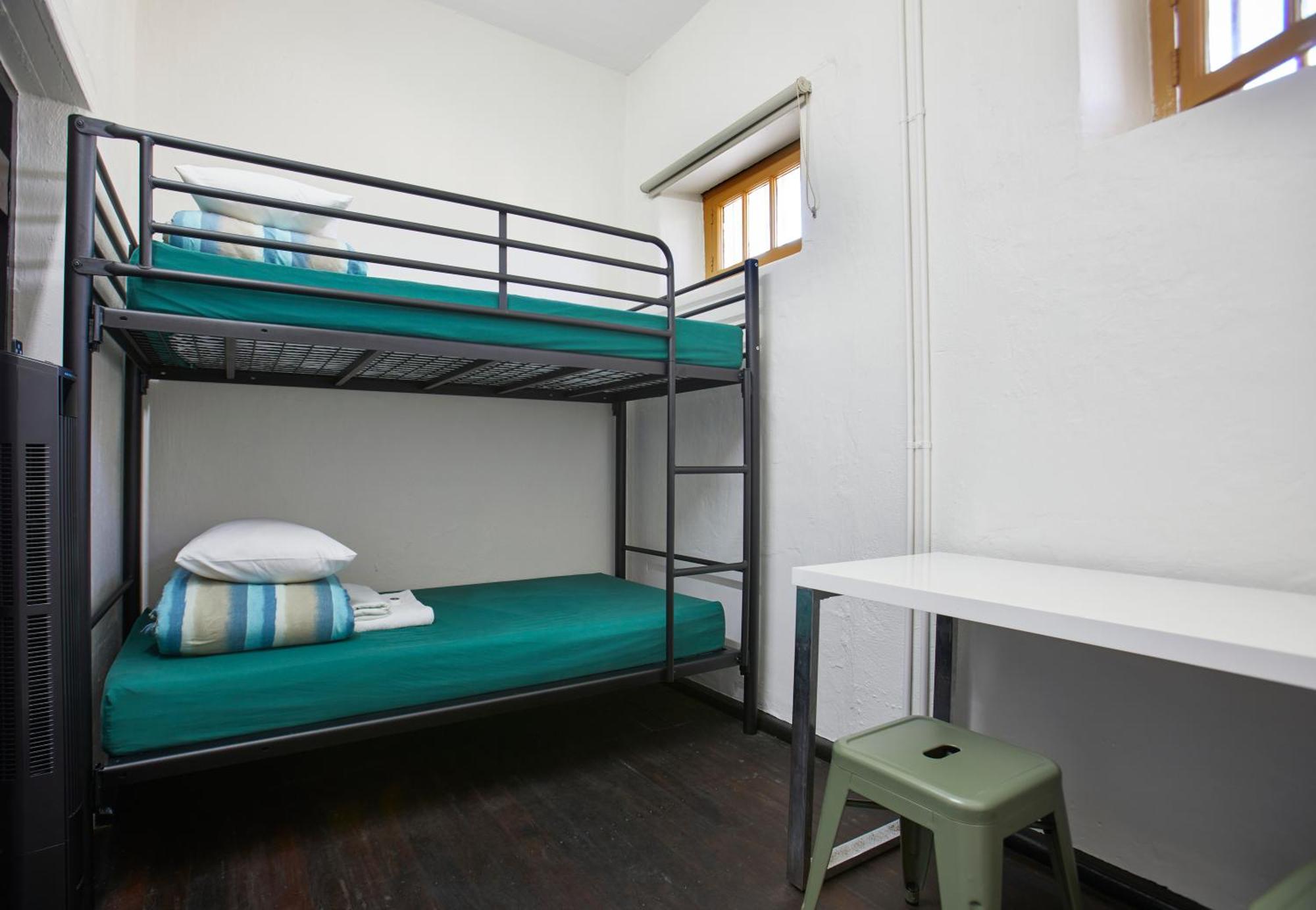 Hostel Yha Prison *